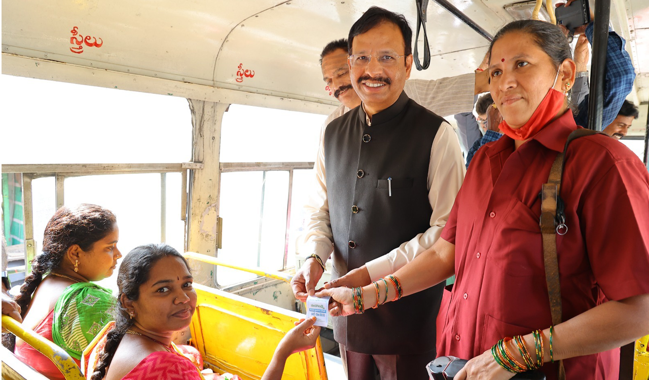 Sajjanar inspects JBS for ‘Maha Lakshmi’ women’s free bus travel