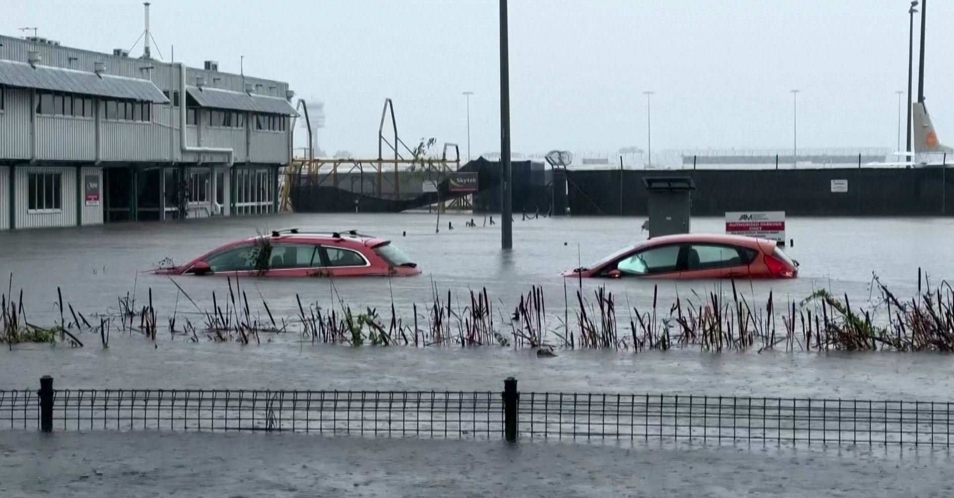 Hundreds evacuated as flash floods hit northeastern Australia