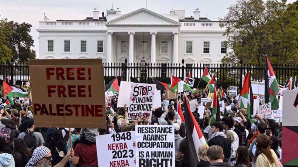 Hundreds of protesters amass outside White House over weekend