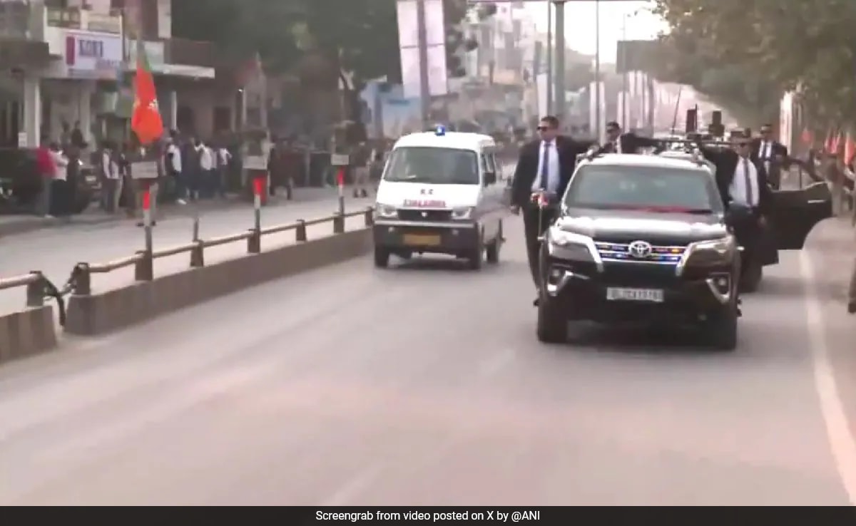 Watch: PM Modi Stops His Convoy To Let Ambulance Pass In Varanasi