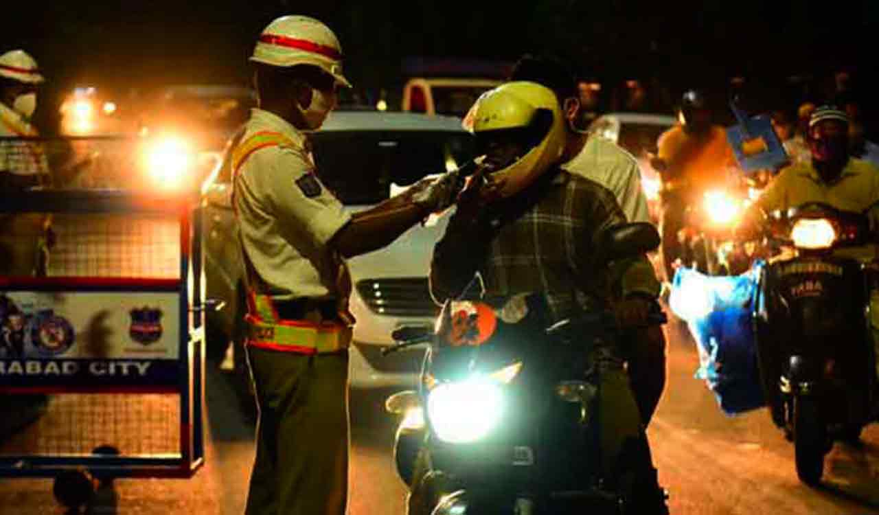 Nizamabad police warns against drunk driving on New Year’s Eve