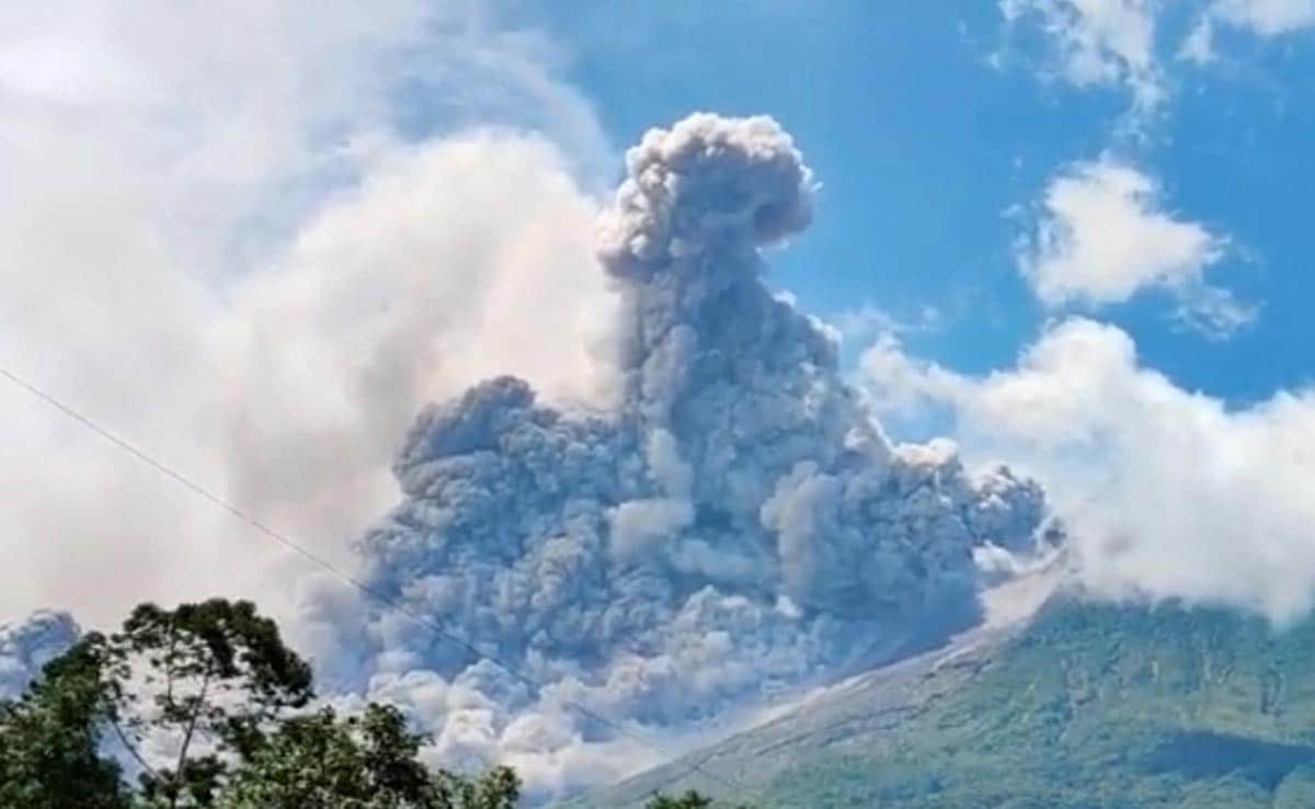 Indonesia's Mount Marapi Volcano Erupts, Spews Ash 3 Km Into Sky