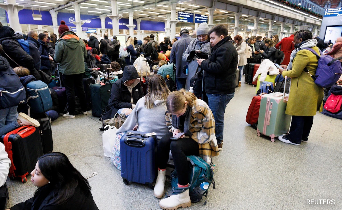 Eurostar Train Service To Resume Today After Flooding In Tunnel Near London