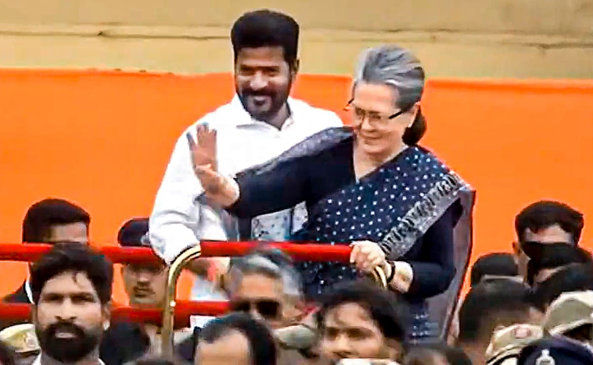 The Big Message In Revanth Reddy Arriving For Oath With Sonia Gandhi