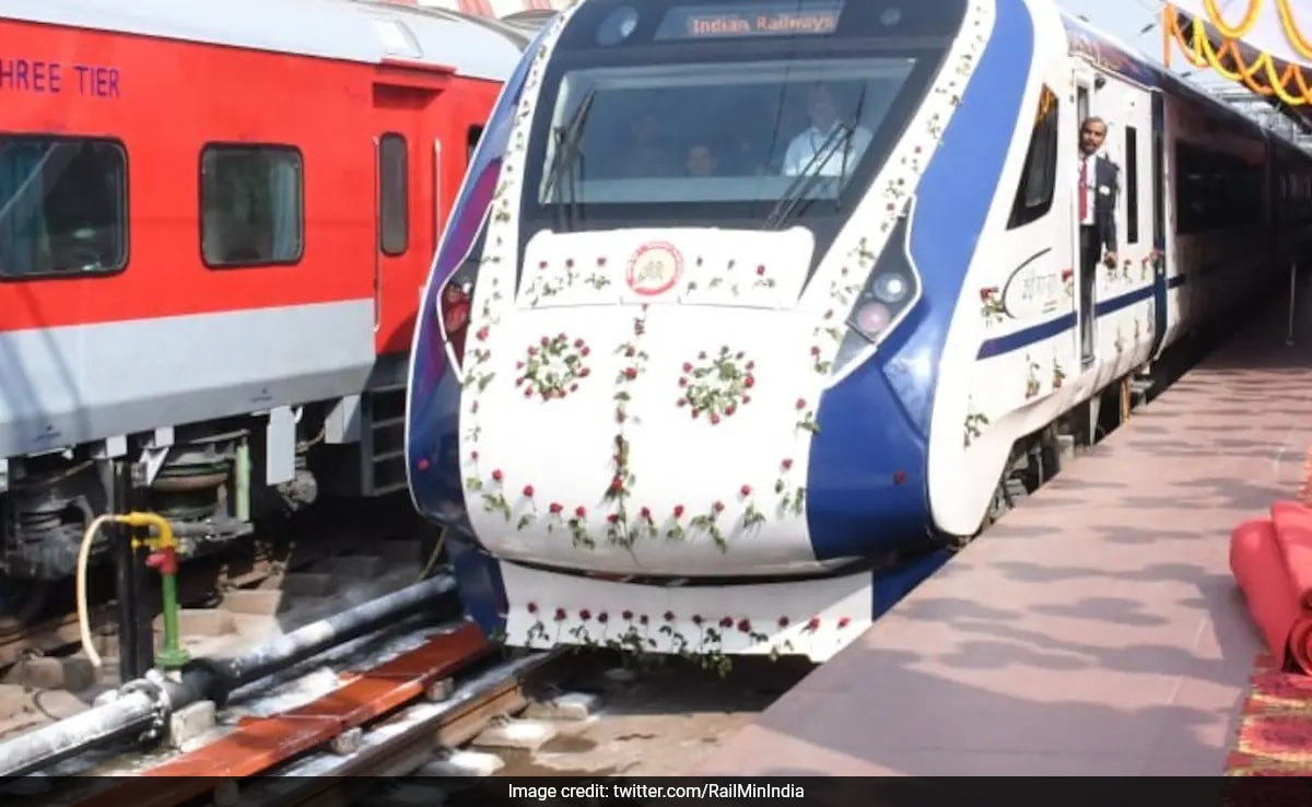 PM Modi Launches Second New Delhi-Varanasi Vande Bharat Train