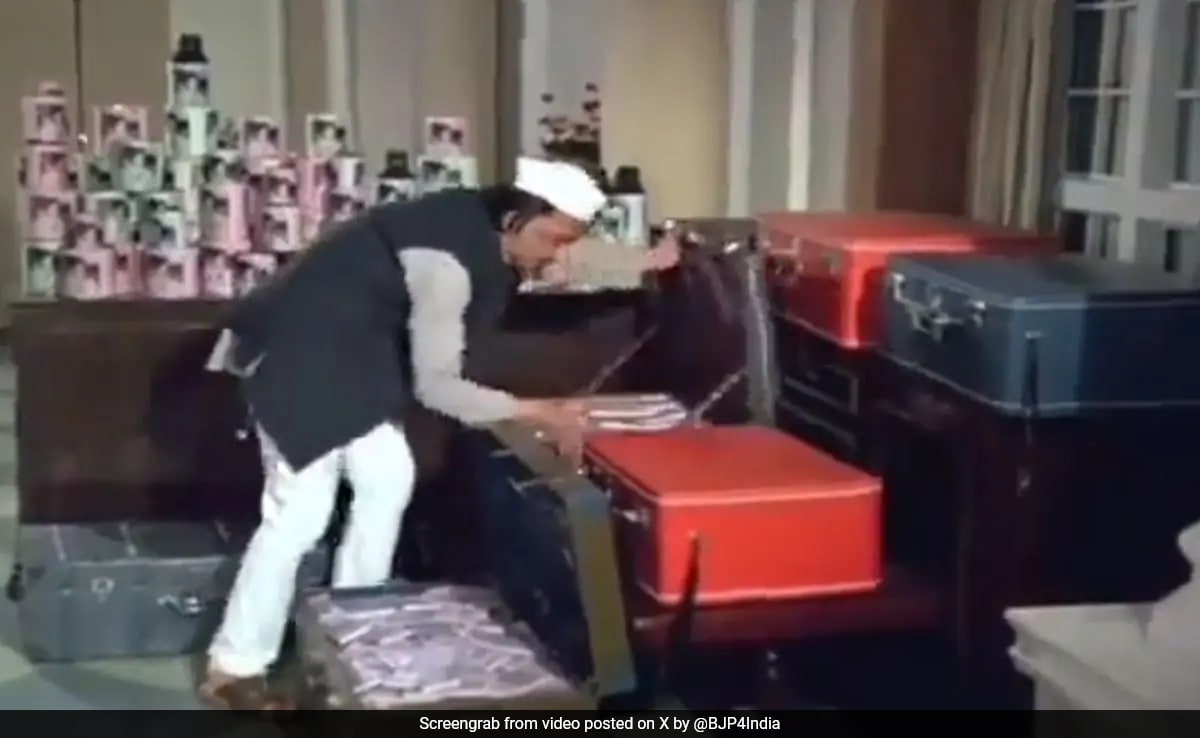 BJP Targets Congress Donation Drive Using This 80s Movie Clip