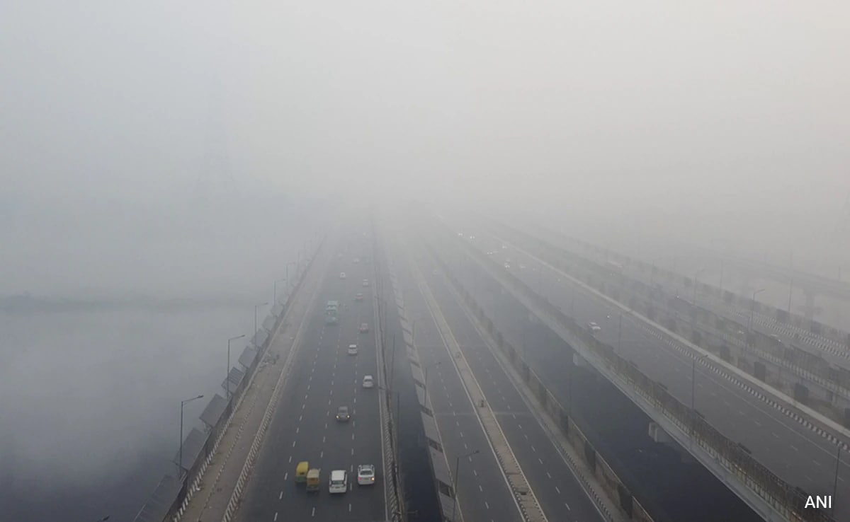 Dense Fog Reduces Visibility In Delhi: Safety Tips To Keep In Mind While Driving