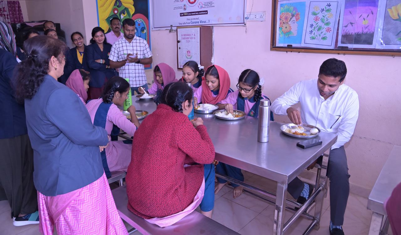 Peddapalli Collector launches ‘Lunch and Learn’ programme in govt school