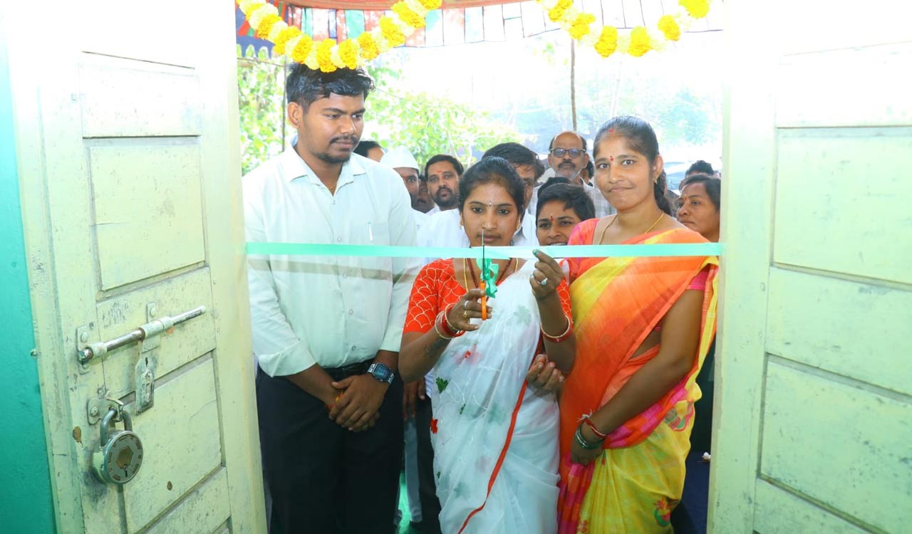 Additional collector inaugurates fine rice outlet in Mancherial