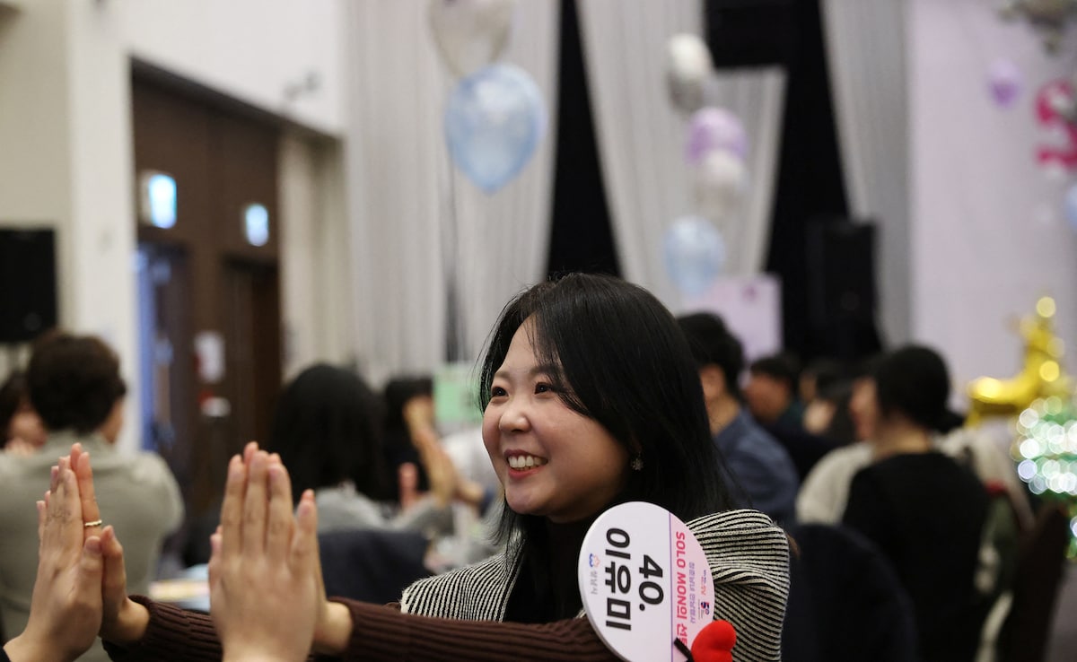 Mass-Blind Dating Event At South Korean City To Boost Low Birth Rates