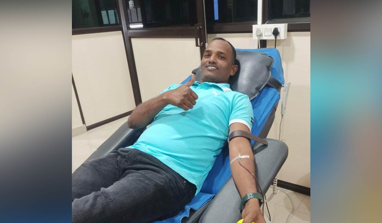 Telangana: Police constable Munige Sunil, his colleagues receive laurels for donating blood