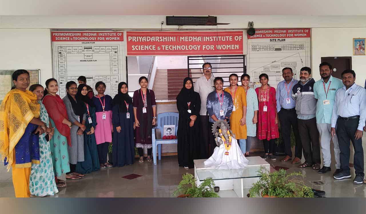 Telangana: Srinivasa Ramanujan jayanthi celebrated at Priyadarshini College