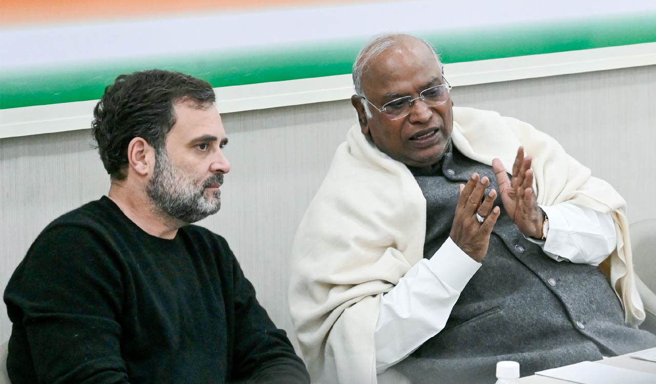 Kharge, Rahul hold meeting with Congress leaders in Andhra over LS polls