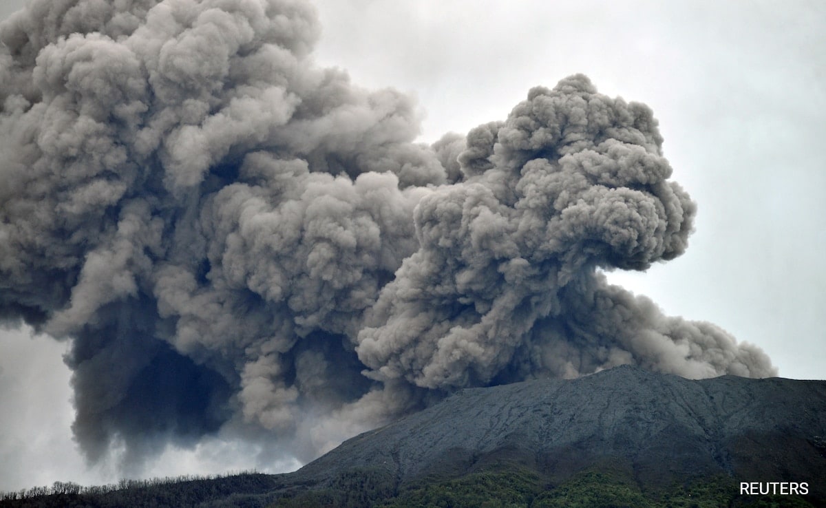 11 Hikers Found Dead After Indonesia Volcano Eruption, Several Missing