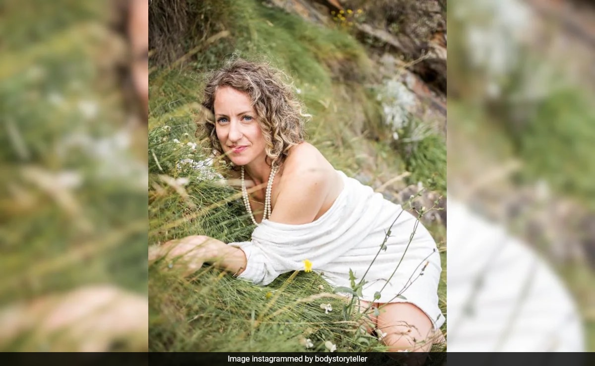 Self-Proclaimed "Ecosexual" Woman Says She Is In Love With Oak Tree