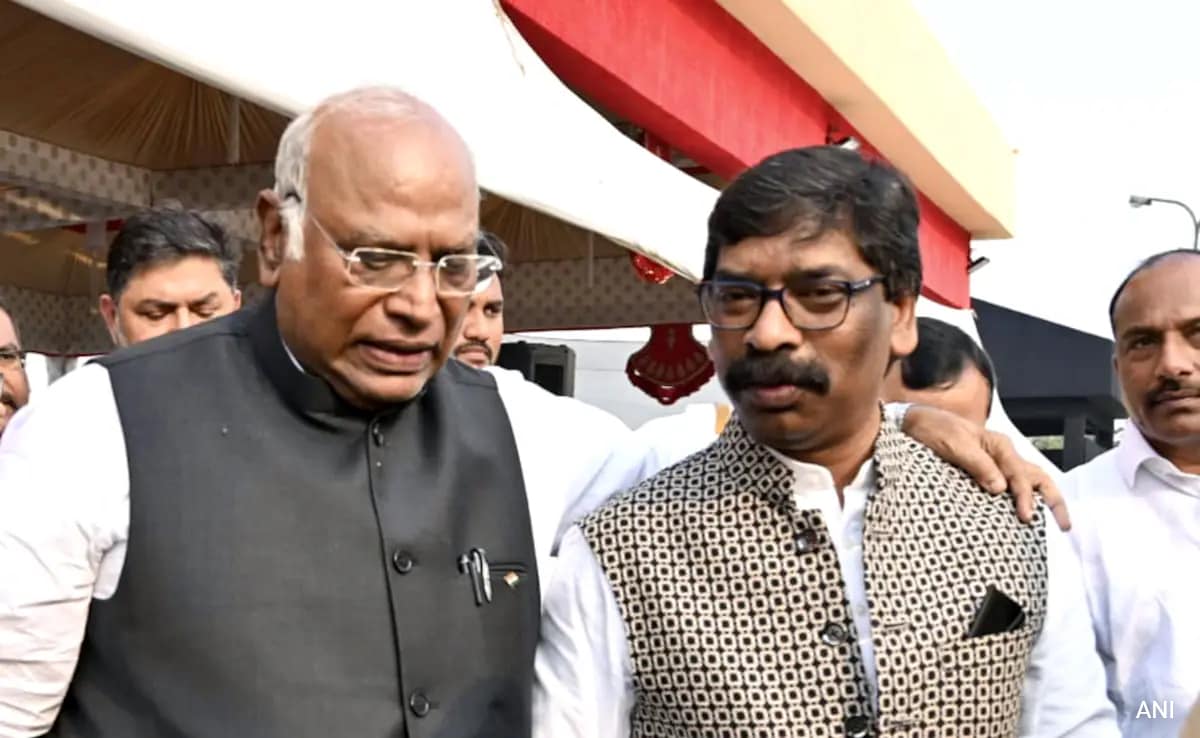 "Blow To Federalism": M Kharge After Probe Agency Arrests Hemant Soren