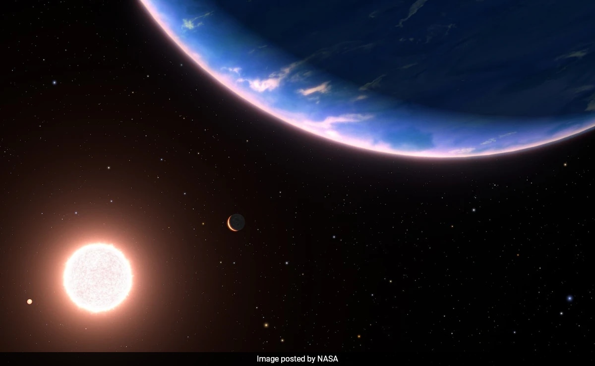 NASA's Hubble Detects Water Vapour In Small Exoplanet's Atmosphere