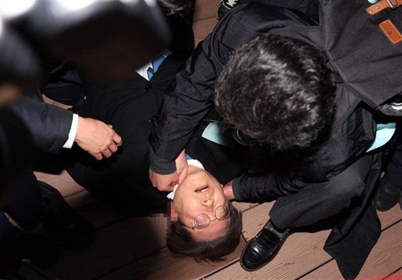 South Korean opposition leader stabbed in neck