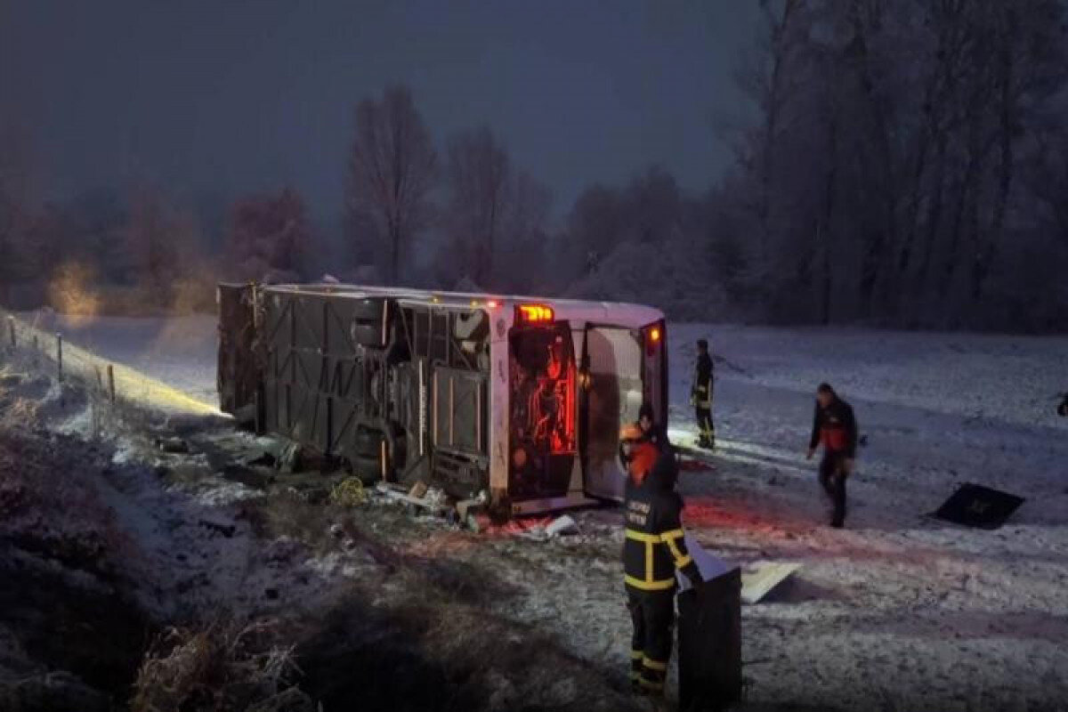 6 killed, 33 inured as passenger bus overturned in Turkey