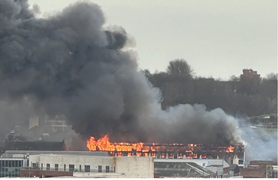 Large blaze causes huge plumes of smoke over Liverpool