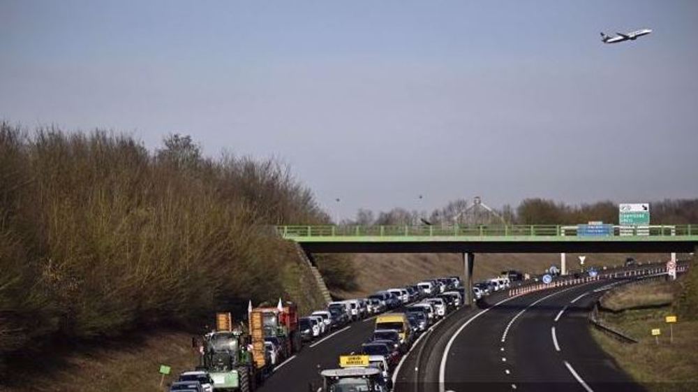 French farmers to mount ‘siege’ on Paris demanding better pay, conditions