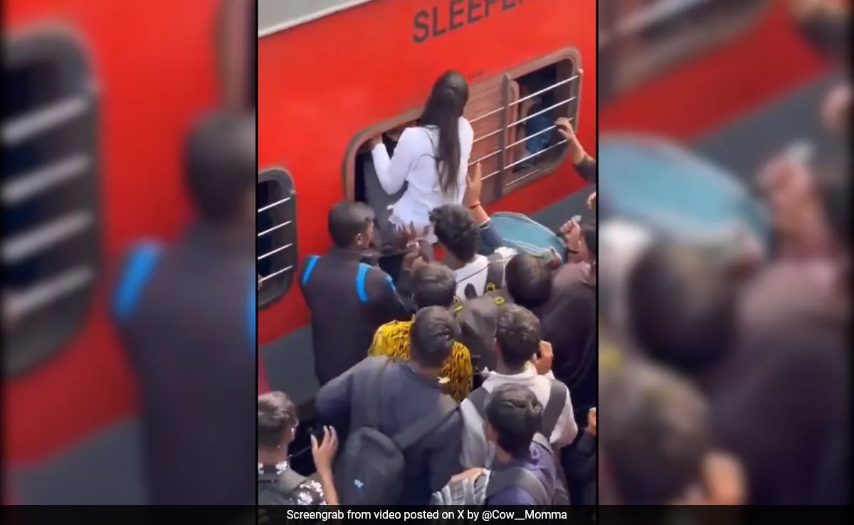 Video: Passengers Entering Overcrowded Train Through Windows In Ujjain