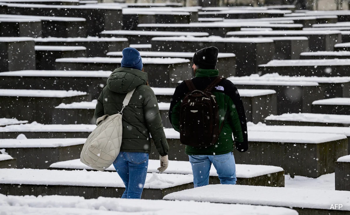 245,000 Holocaust Survivors Alive After 80 Years Since World War 2: Study