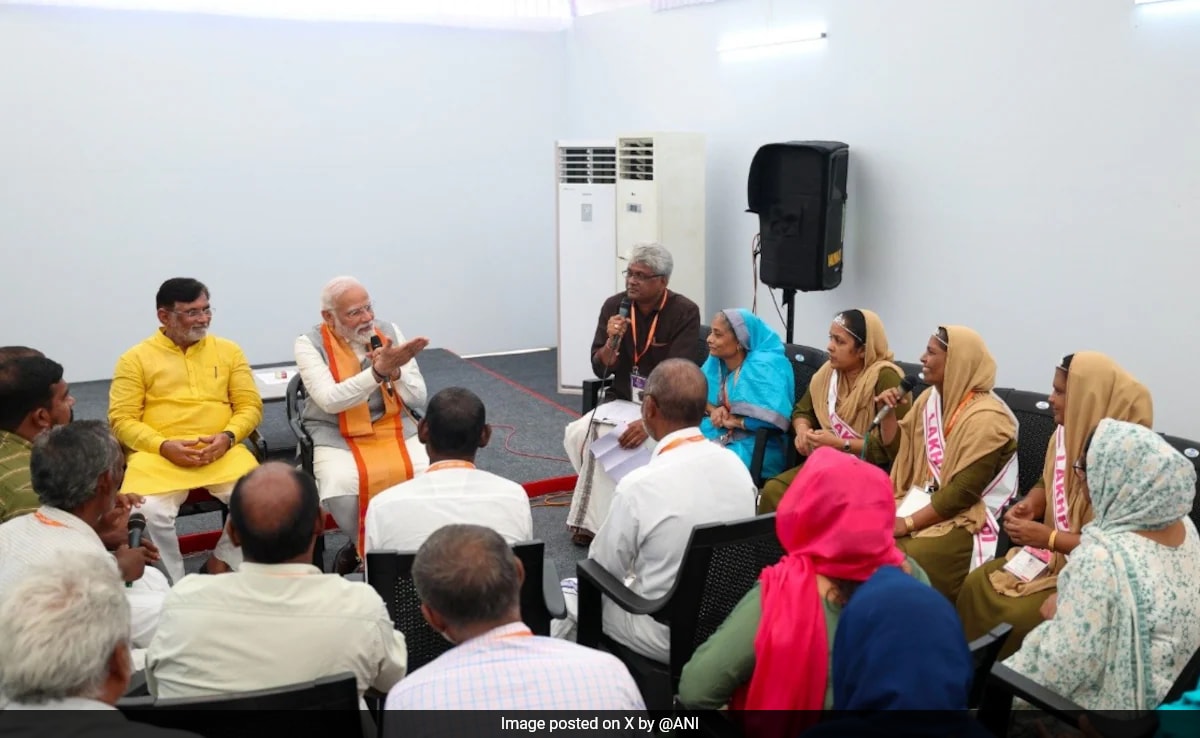 PM Modi Meets Beneficiaries Of Central Schemes In Lakshadweep