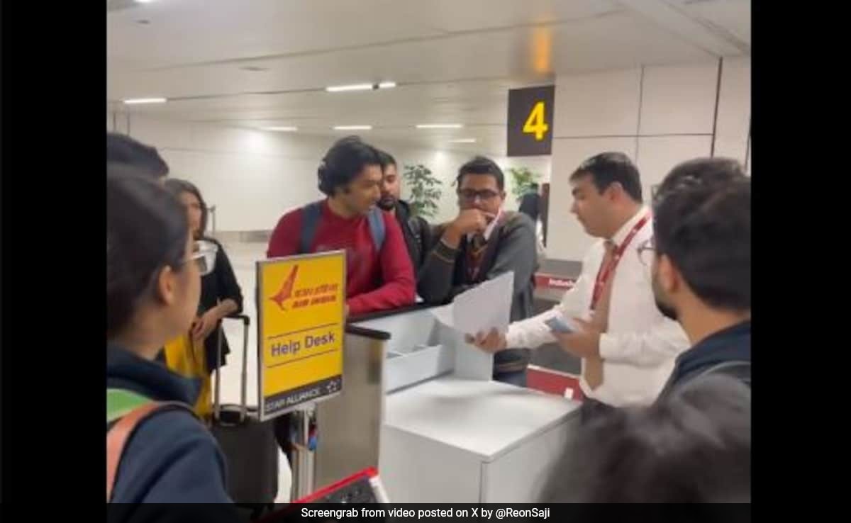 Air India Fliers Stranded In Plane For 8 Hours As Delhi Fog Delays Flight