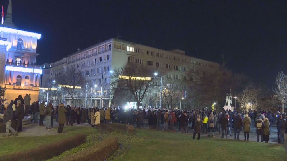 Thousands protest alleged fraud in Serbia vote