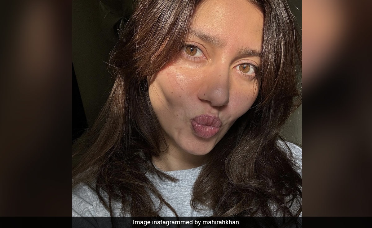 A Pout Selfie Of Mahira Khan From Her New Year Post