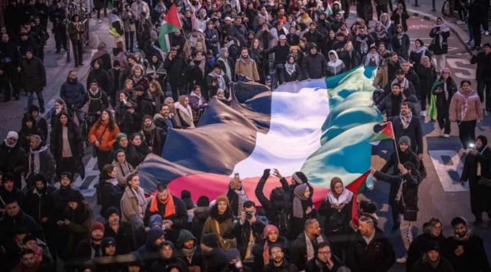 Berlin demonstrators demand skipping New Year's celebrations in solidarity with Gaza