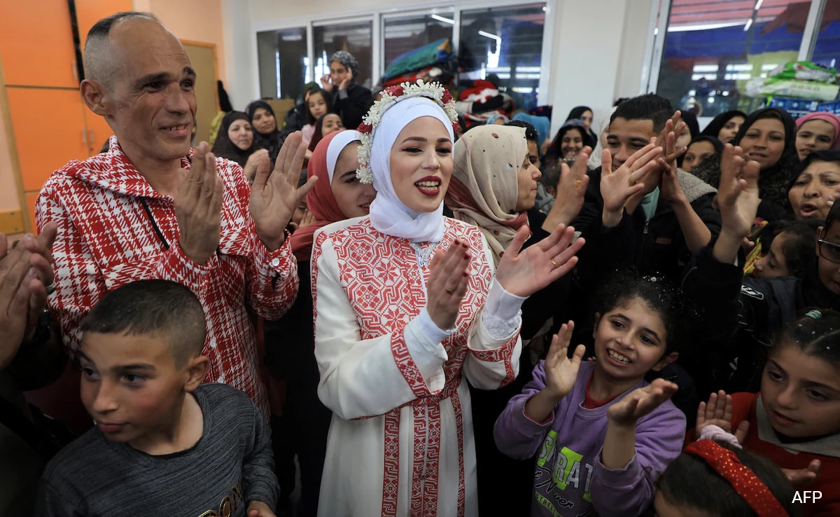 'We Love Life': Gaza Couple Marry In Wartime Ceremony