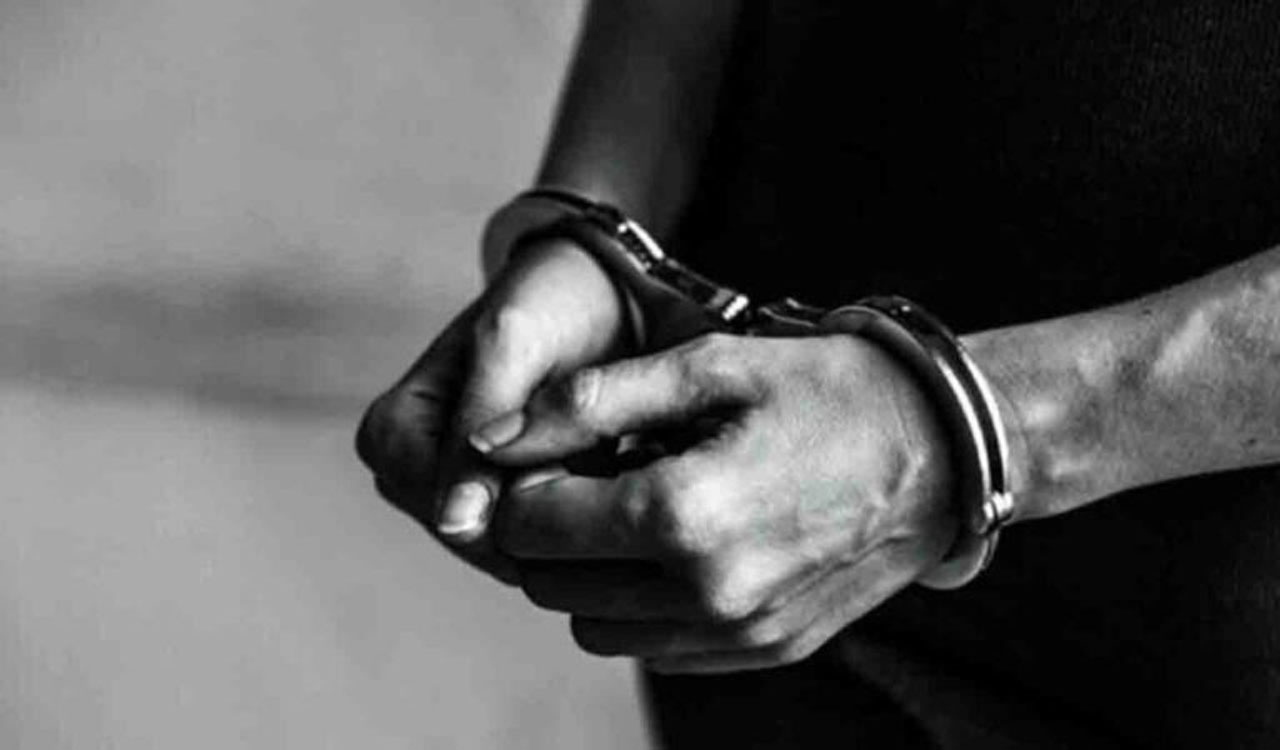 Gang posing as CID officials arrested in Hyderabad