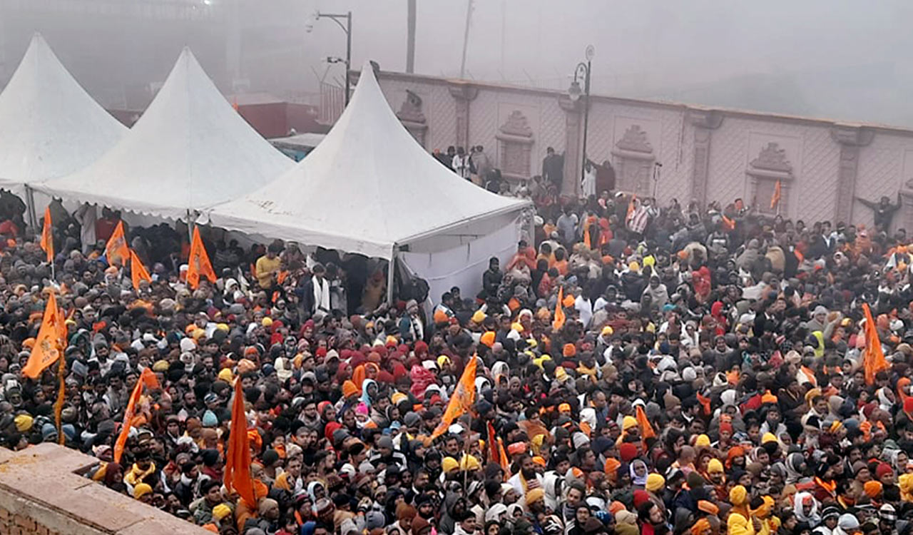 Ayodhya: Devotees throng Ram Mandir on fourth day after Pran Pratishtha