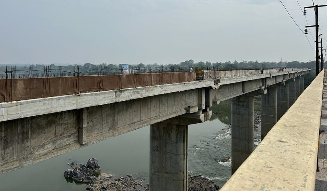 Eight years on, second bridge across Godavari is still incomplete