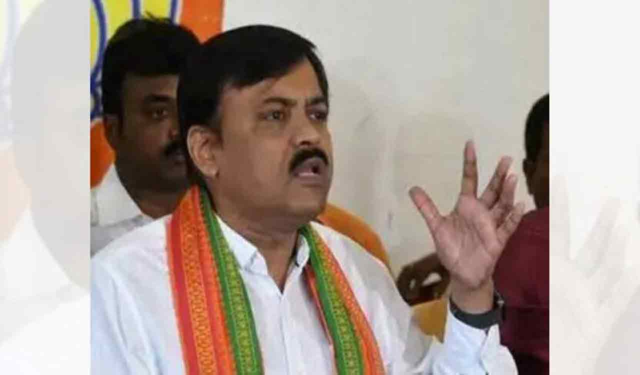 Rajya Sabha MP GVL Narasimha Rao joins ‘Swachh Bharat’ program at Andhra University