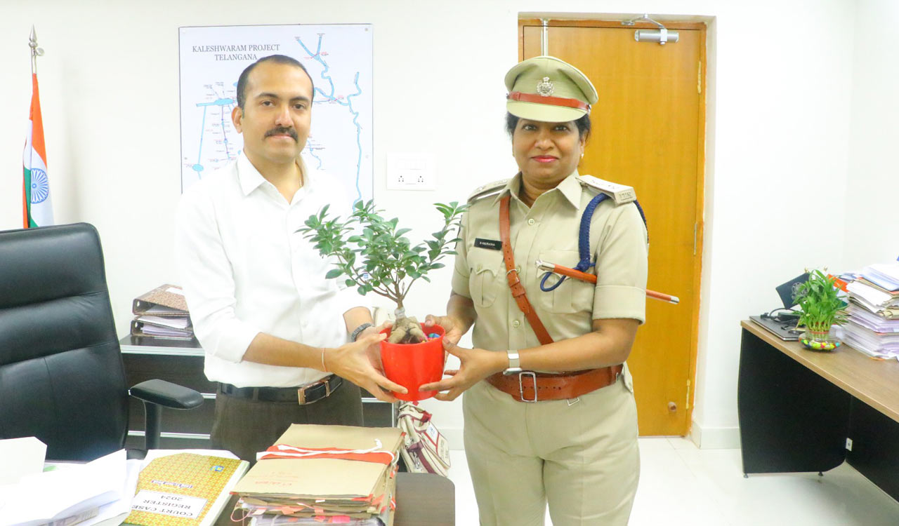 Dr Anuradha assumes charge as Siddipet Police Commissioner