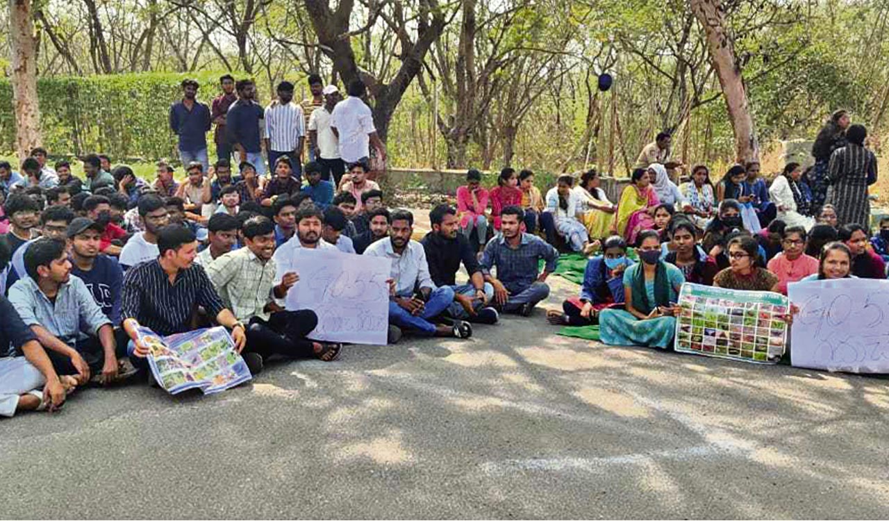 PJTSAU students to approach Telangana HC Chief Justice over new High Court building