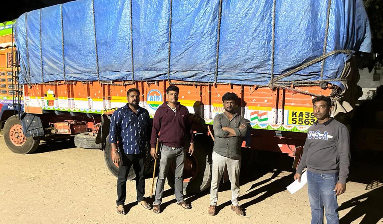 230 quintals of PDS rice seized in Sangareddy