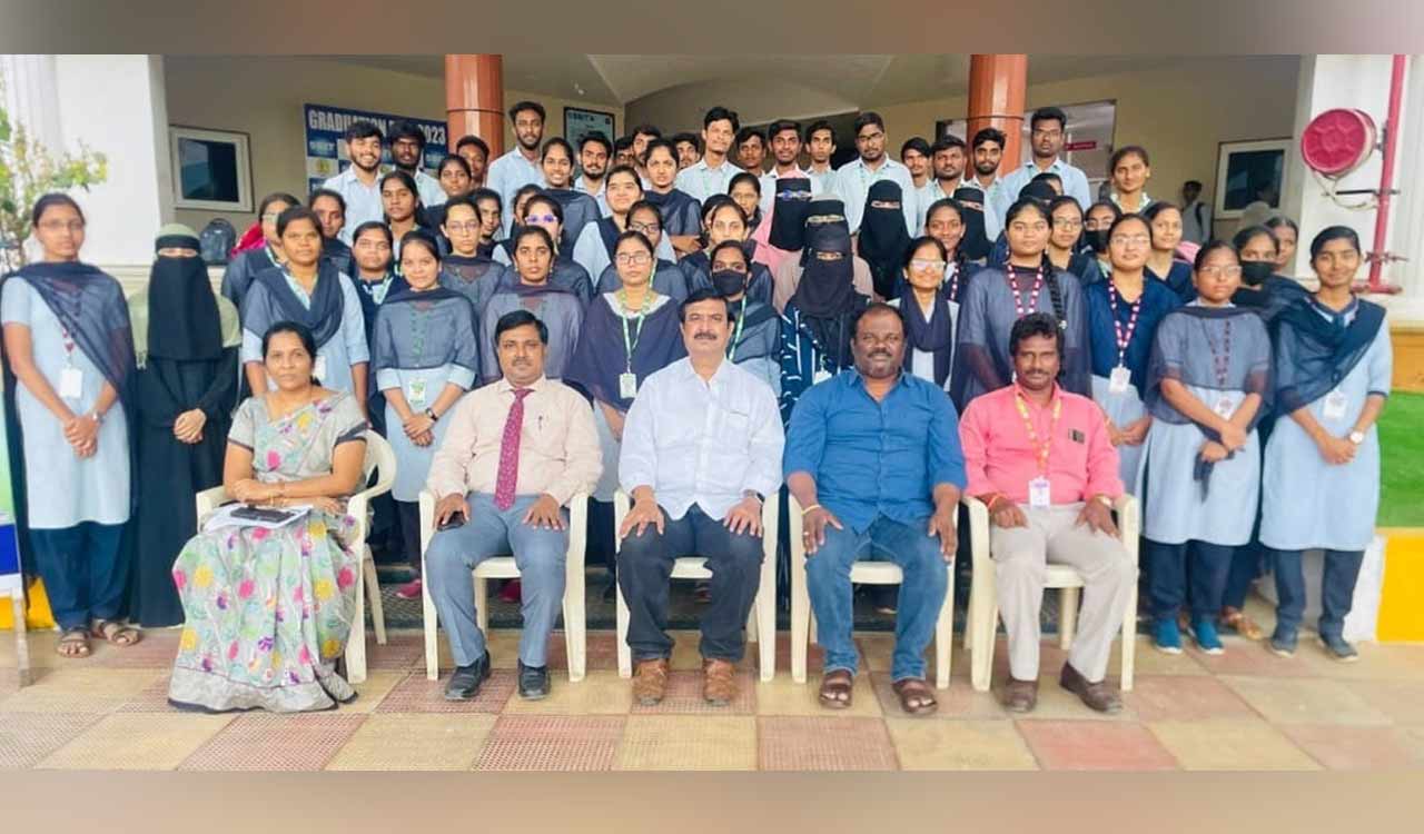 44 students of SBIT in Khammam gets campus placement