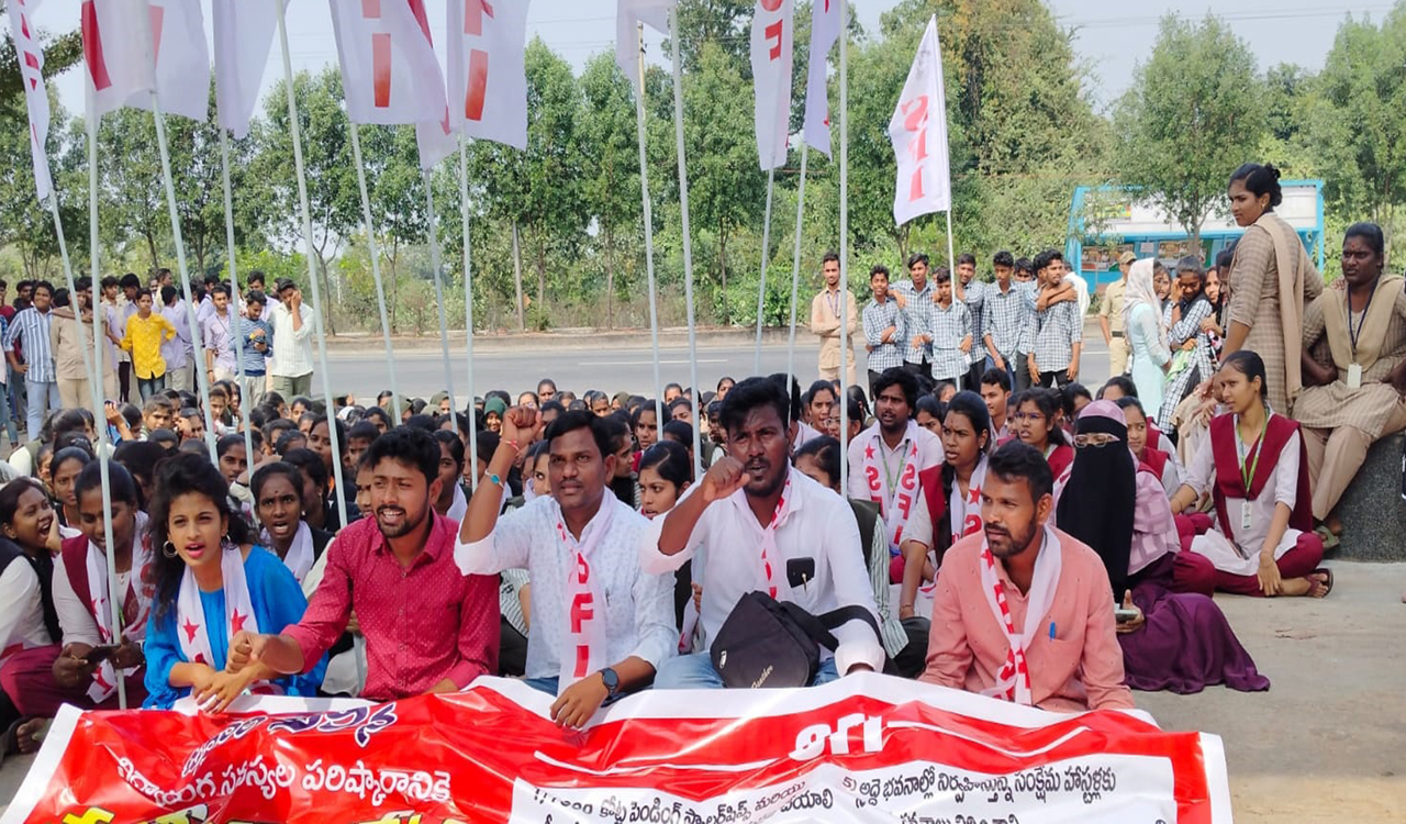 SFI demands Govt to address problems in education sector