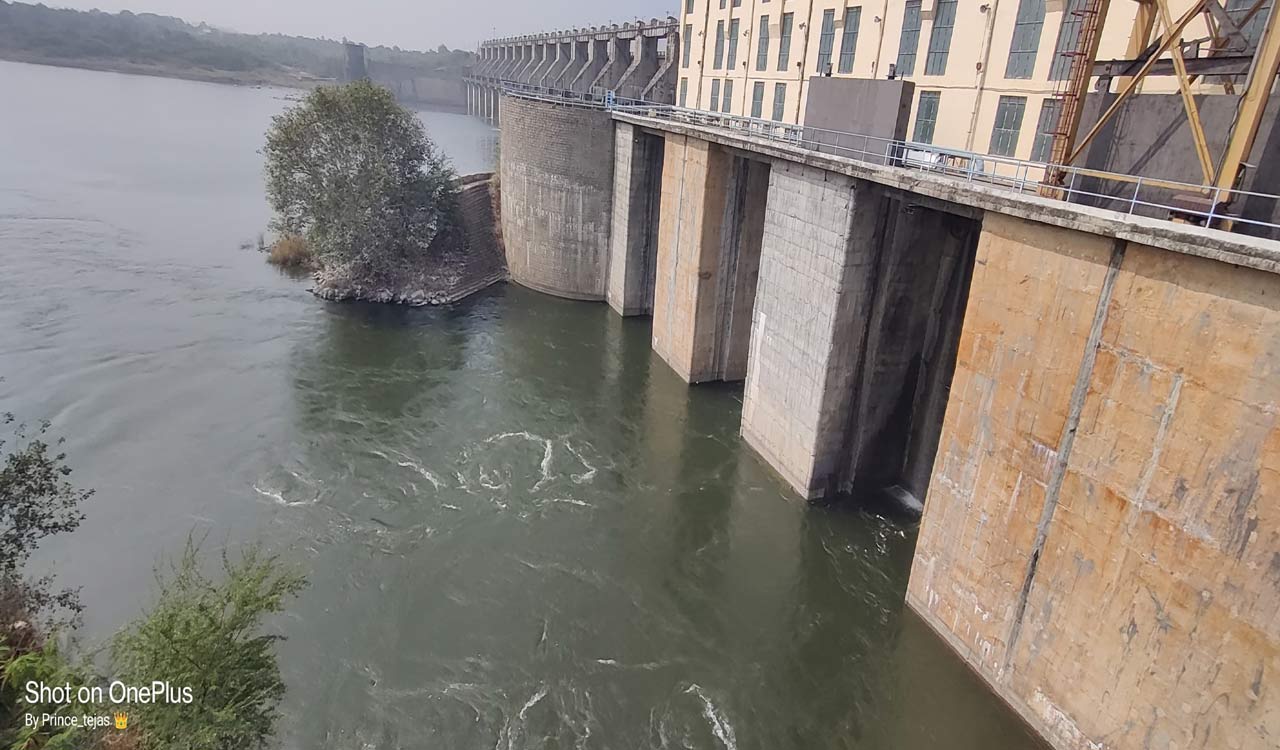 Water released from Singur to meet Yasangi needs of farmers in Medak