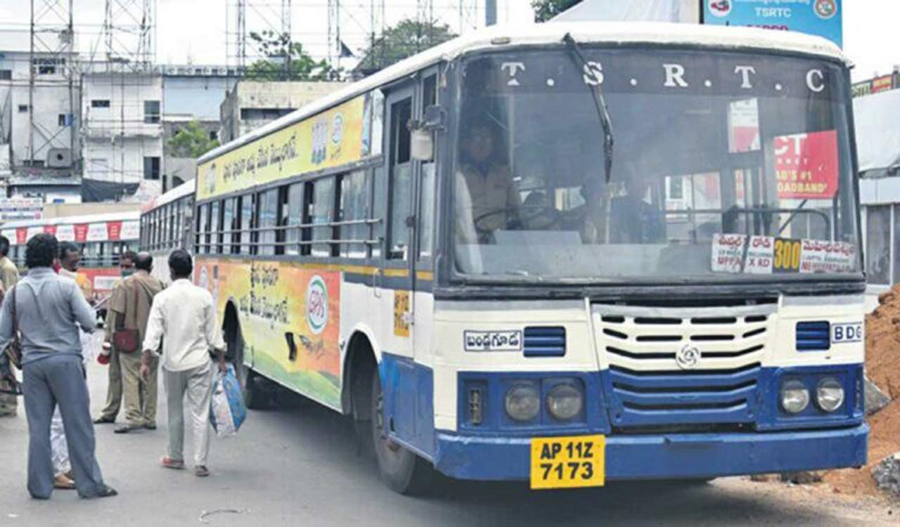 Telangana: 52.78 lakh people travel in TSRTC special buses for Sankranti