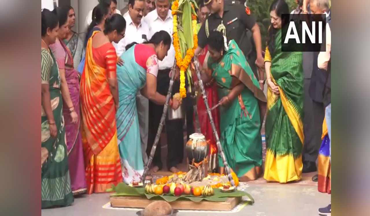 Tamilisai Soundararajan celebrates ‘Bhogi’ at Raj Bhavan in Hyderabad