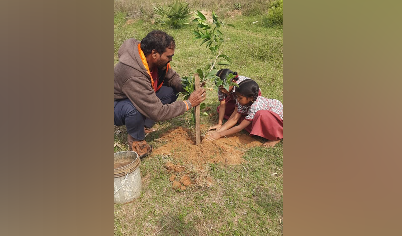 This headmaster promotes environmentalism, fruitarianism for nature and health