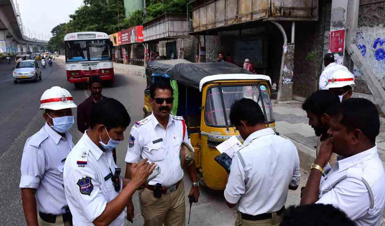 Delhi Traffic Police issues more than 10,000 challans in 1 week to curb violations