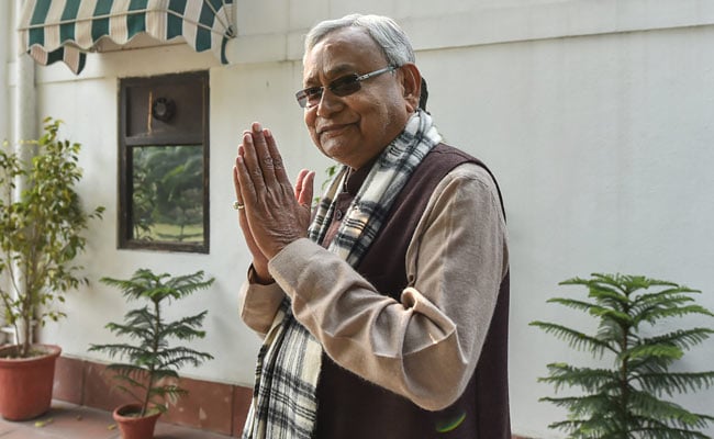 Nitish Kumar Party Leaders Rush To His House Amid Political Turmoil