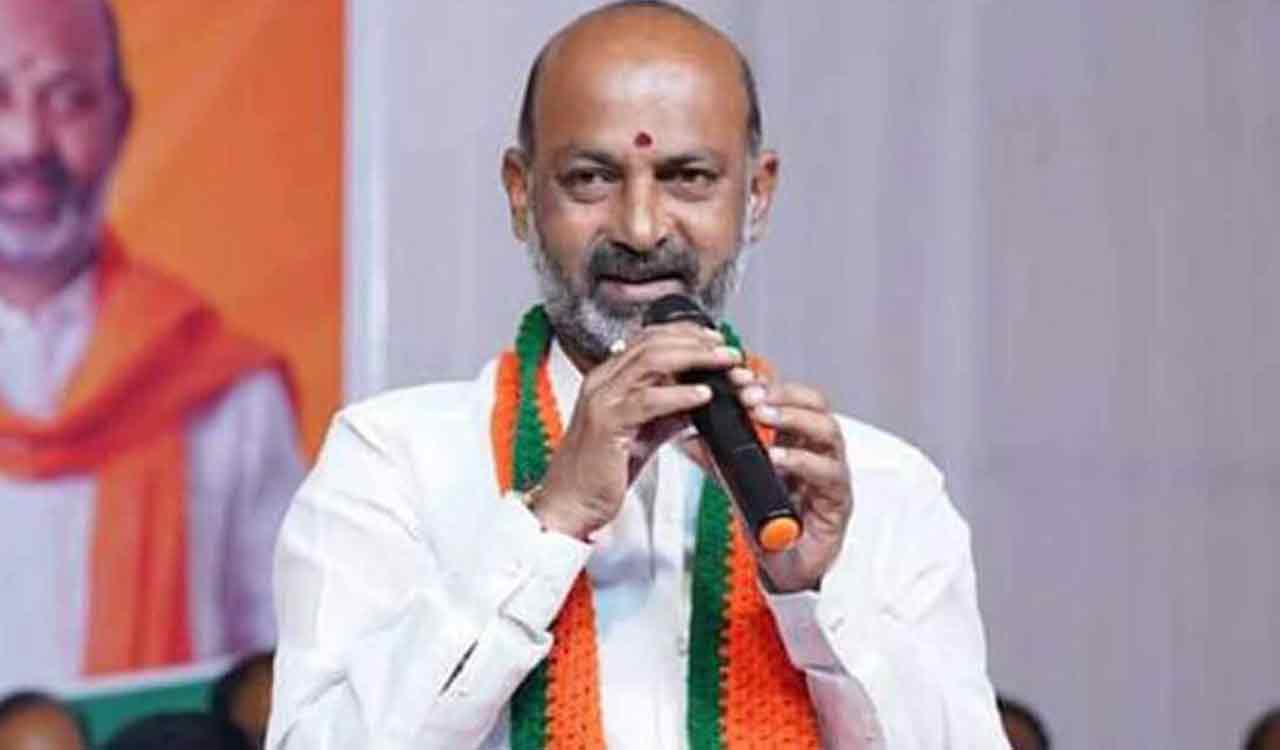 Bandi says BRS conspiring to topple State Govt; asks Congress to join hands with BJP