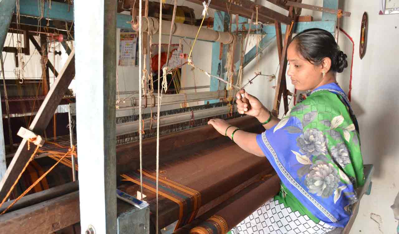 All India Padmashali Sangham sought Rs 1000 cr budget for handloom sector